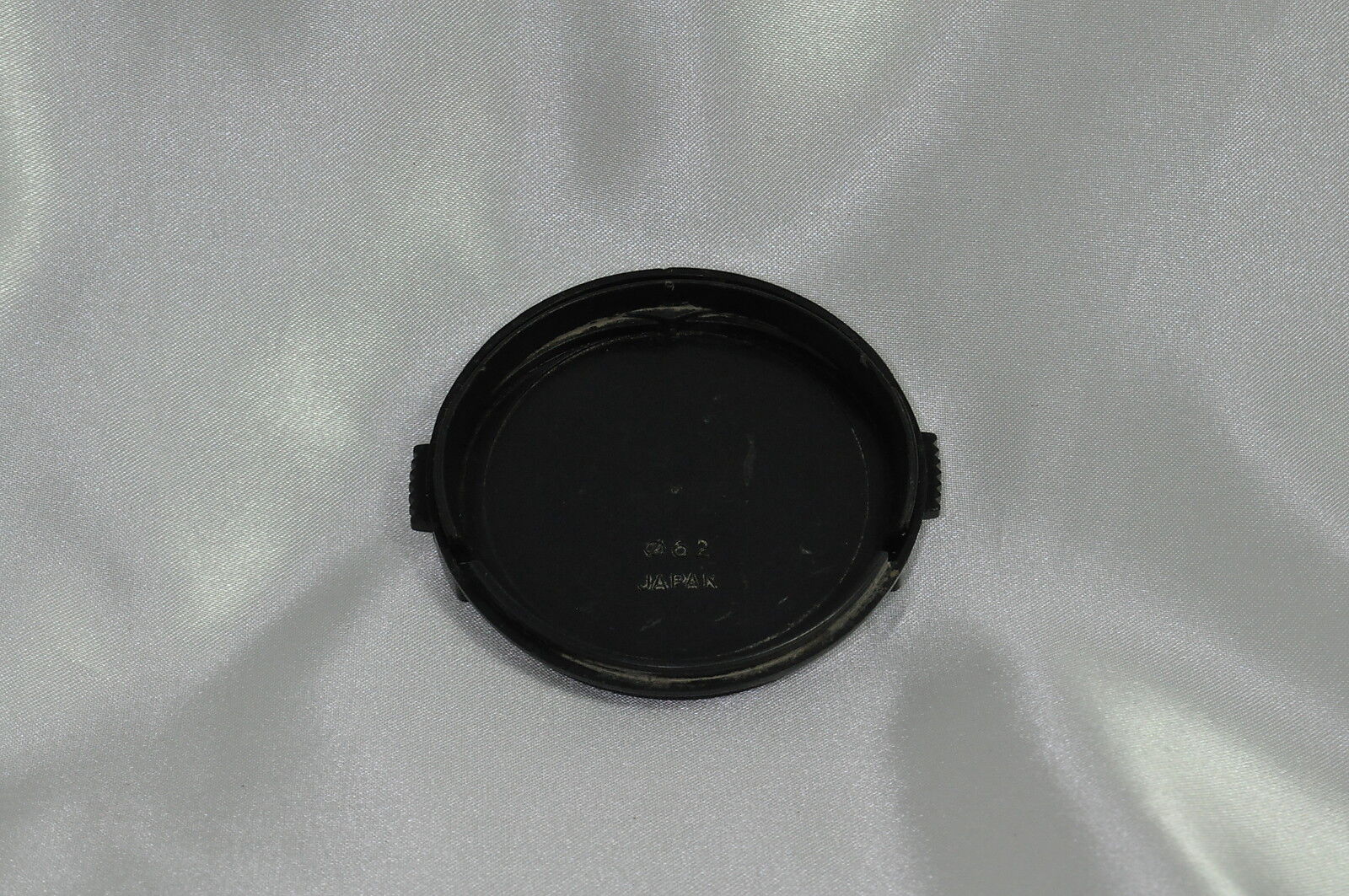 Genuine Tokina Snap on 62mm Front Lens Cap Made in Japan 2103057