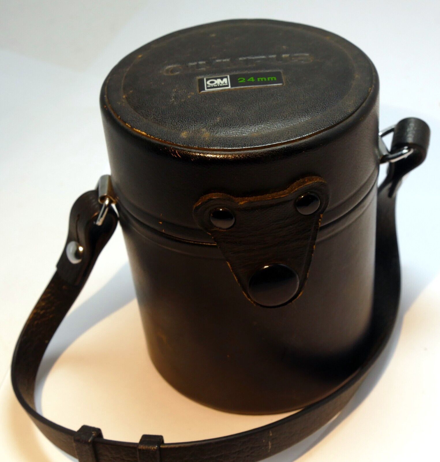 Olympus Hard Lens Case for OM 24mm f2 Auto-W  -  genuine OEM