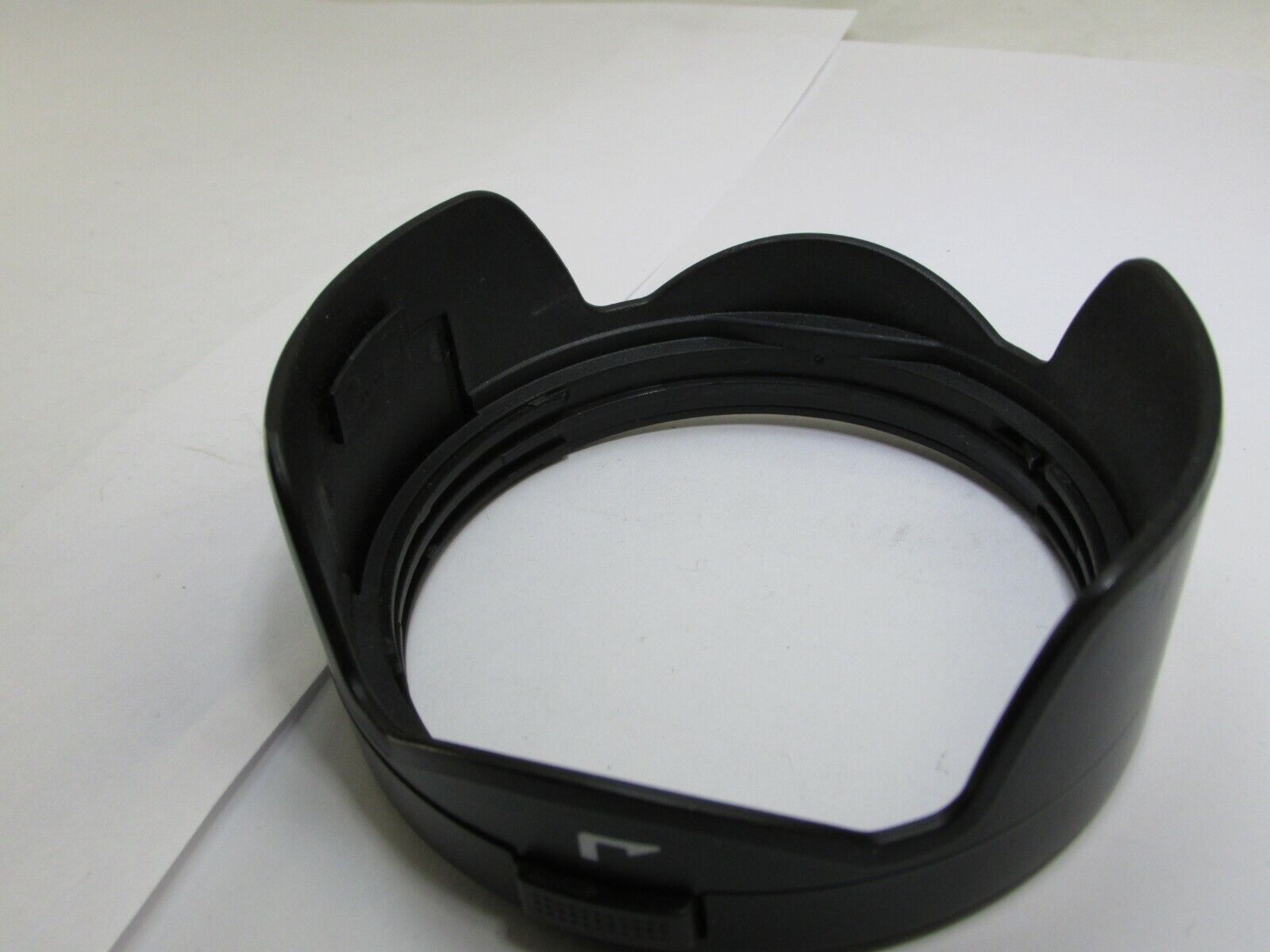 JJC Lens hood Shade LH-J66 for  Olympus M. Zuiko 12-40mm