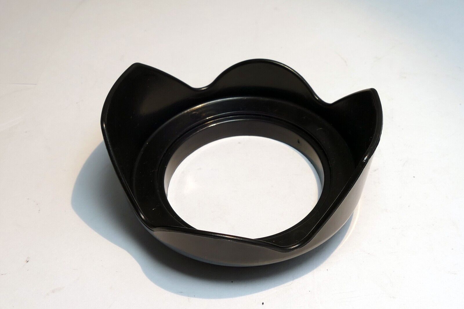 58mm OD Lens Hood Shade  threaded  plastic for 18-55mm IS