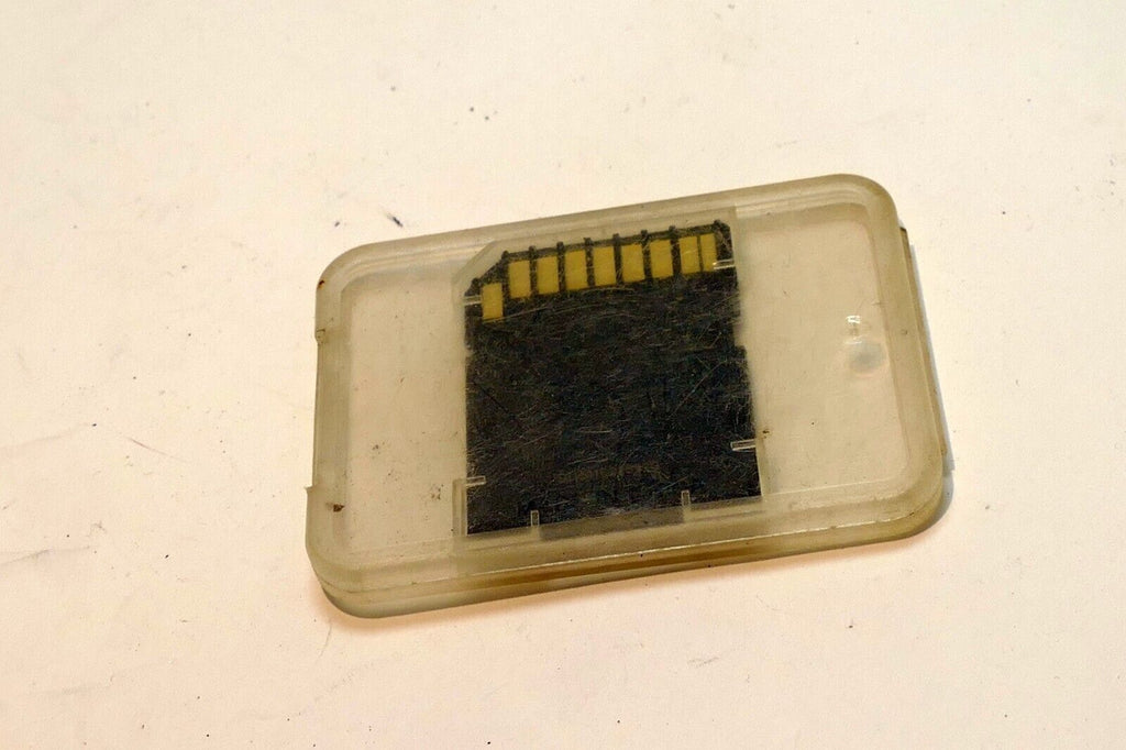 SanDisk Ultra 8GB, Class 40 MB/s - SDHC UHS-I Card with protective case