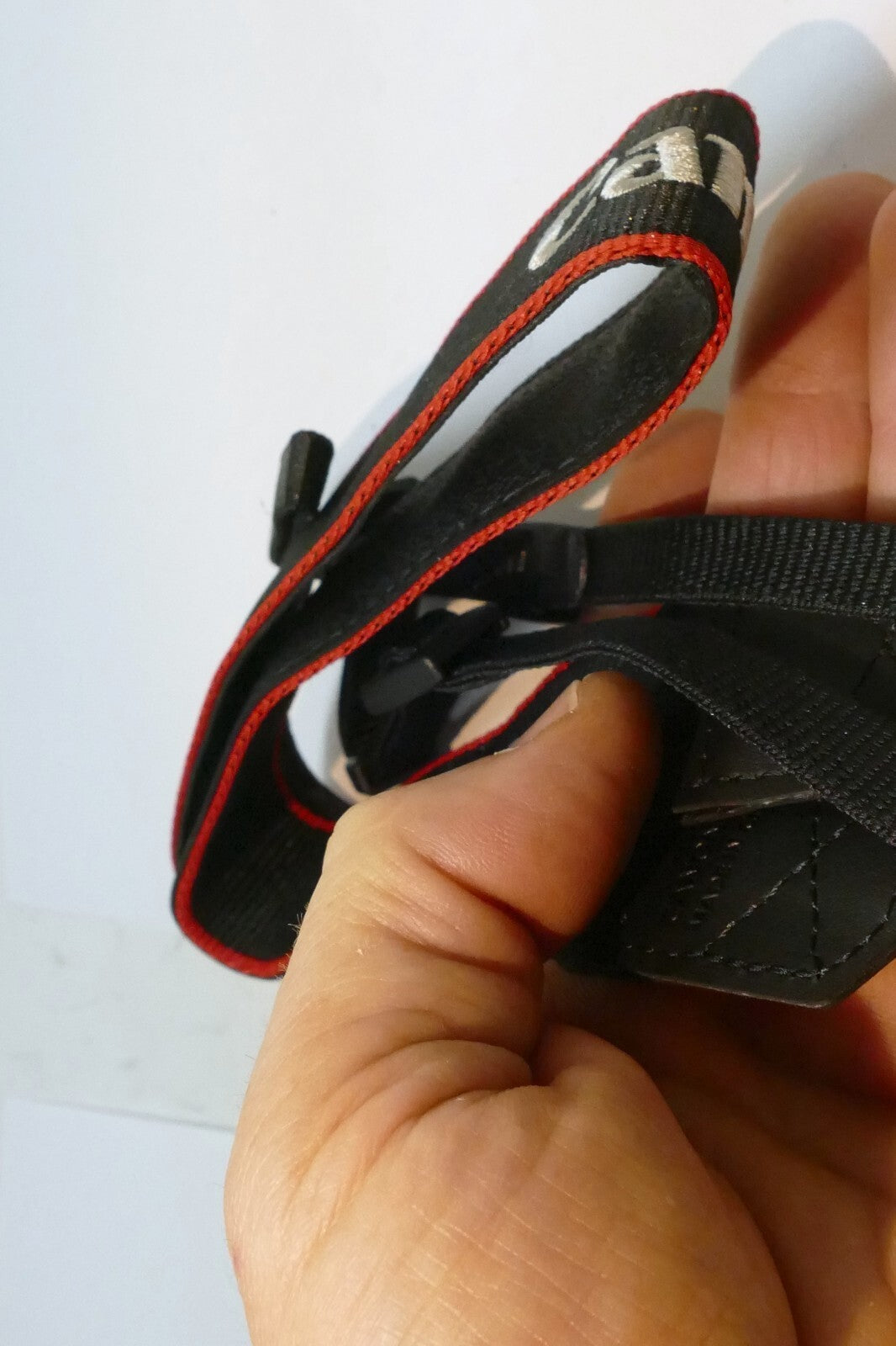 Canon EOS R7 Camera Neck Shoulder Strap Canvas Black/Red - Genuine OEM