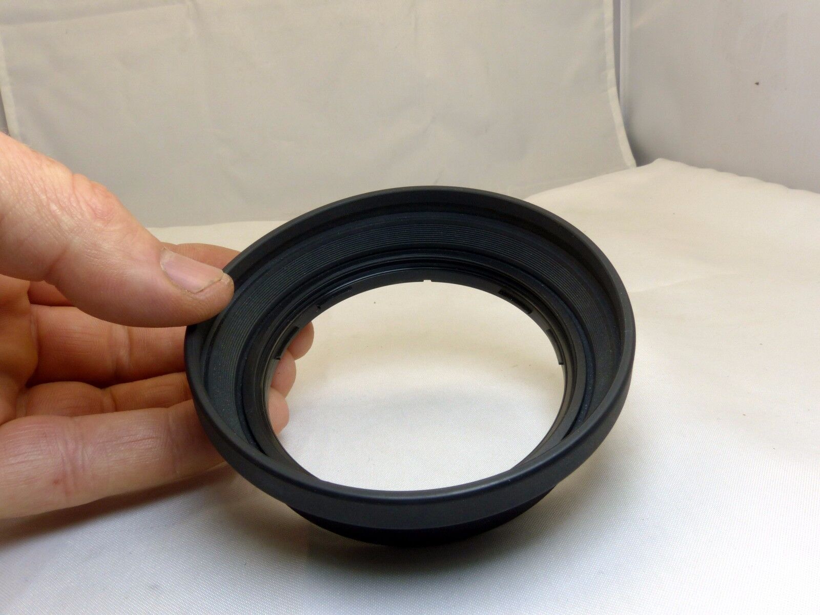 67mm ID Lens Hood collapsible Rubber unknown brand twist on type