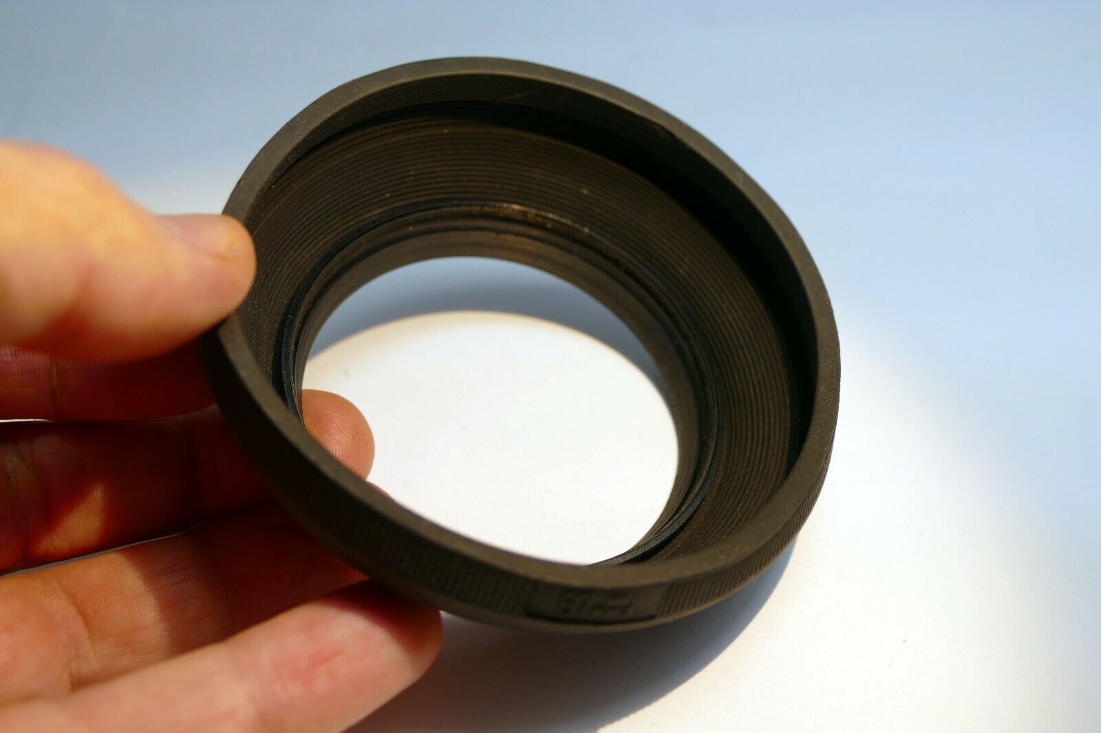 67mm screw in Rubber Lens Hood Telephoto  double threaded for 18-135mm 28-105mm
