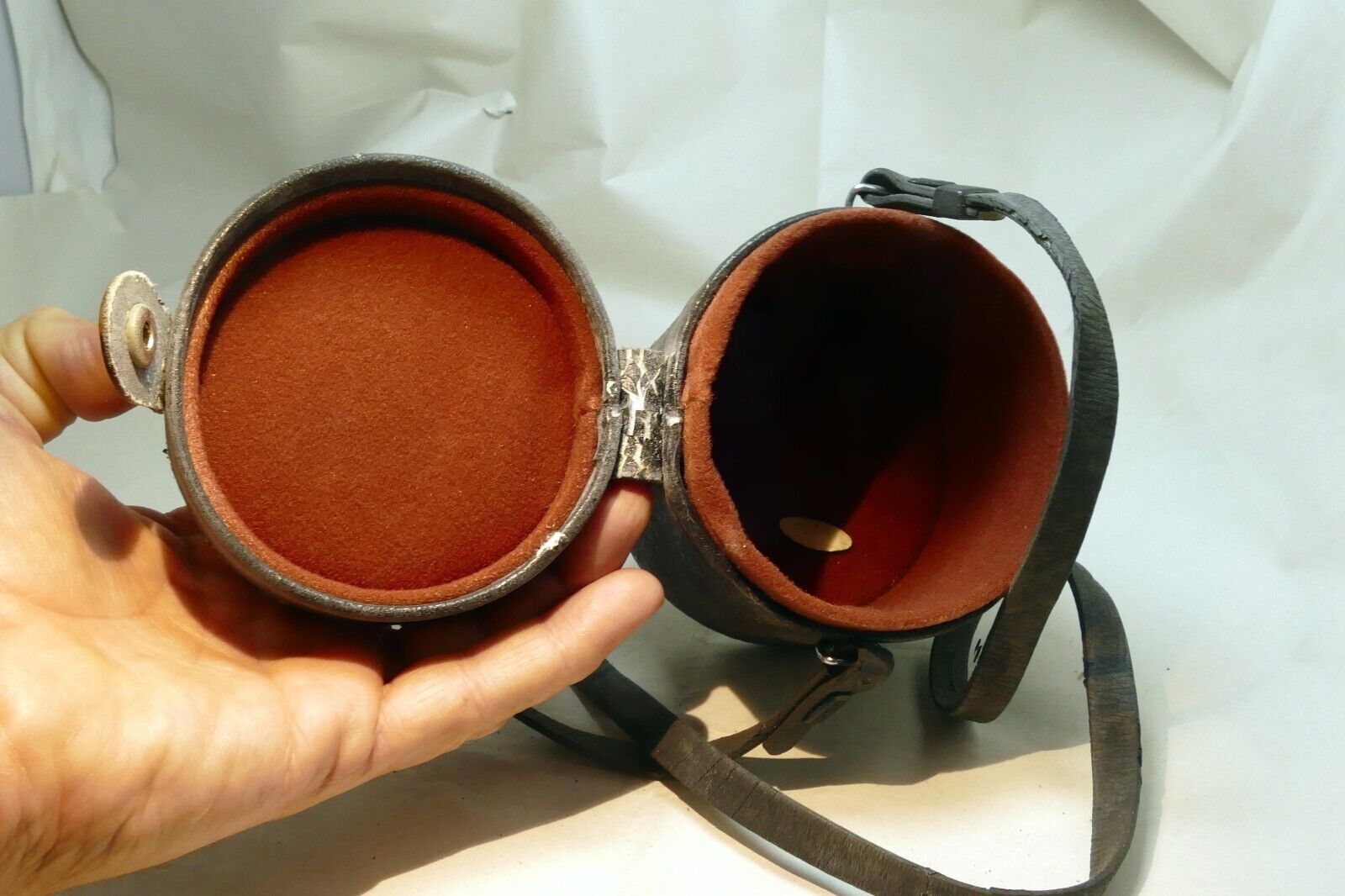 Nikon Hard Case for Nikkor 50mm f1.4 Ai-s CL-34 lens
