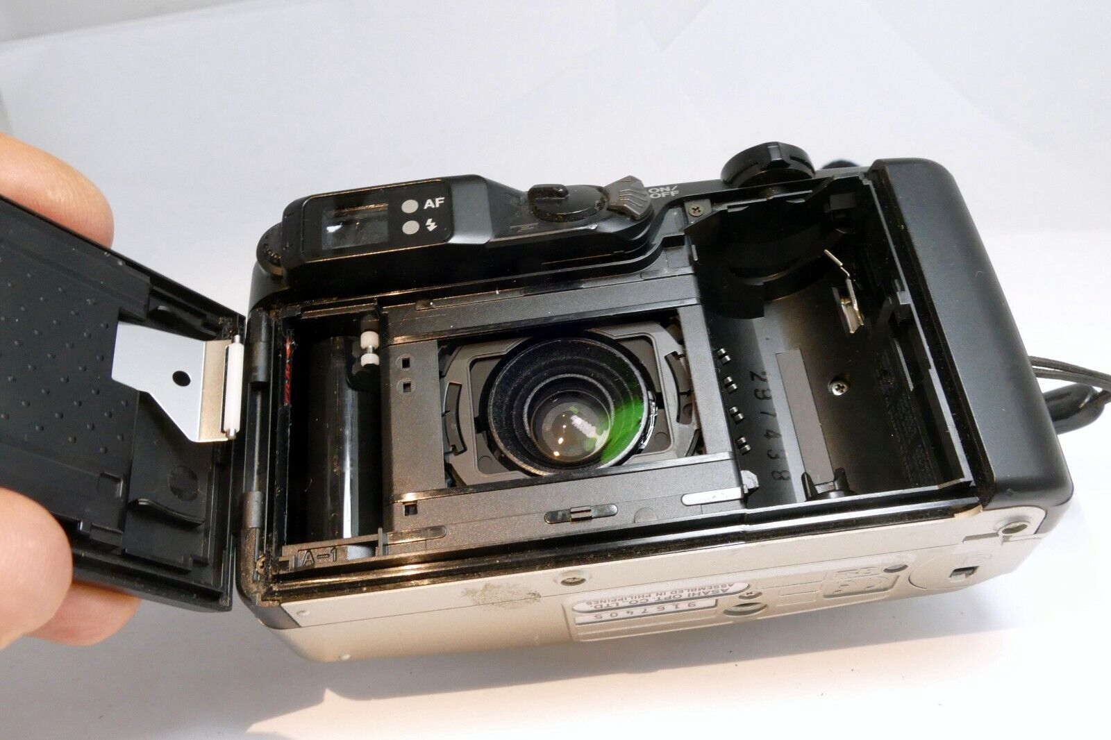 Pentax IQ Zoom 140M 35mm camera - untested  -  for parts AS IS