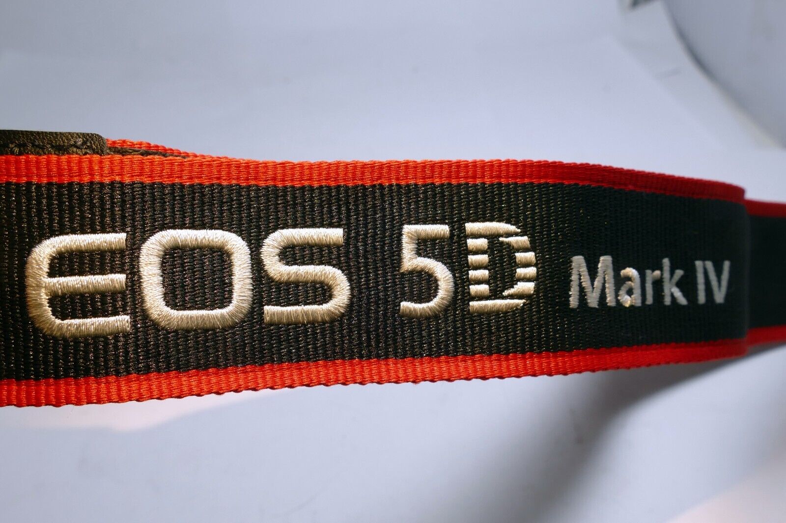 Canon EOS 5D Mark IV Digital Camera Neck Shoulder Strap Black-Red - Genuine OEM