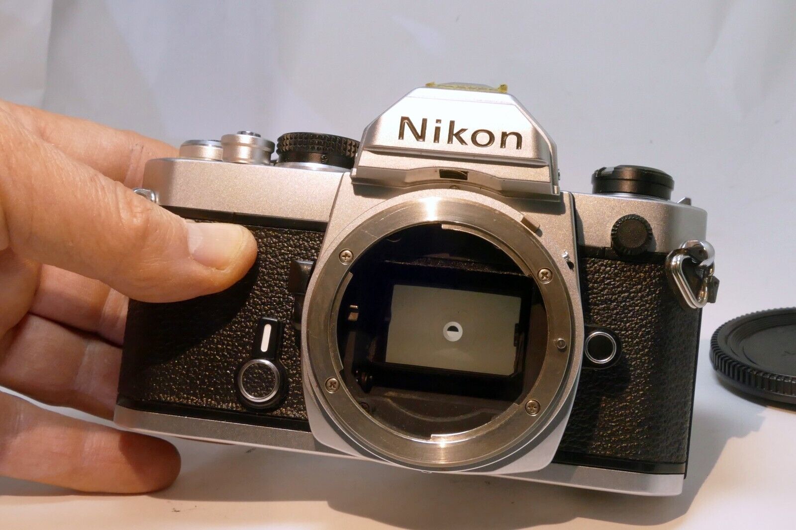 Nikon FM 35mm SLR Film Camera w/ issues with light meter - Free Shipping USA