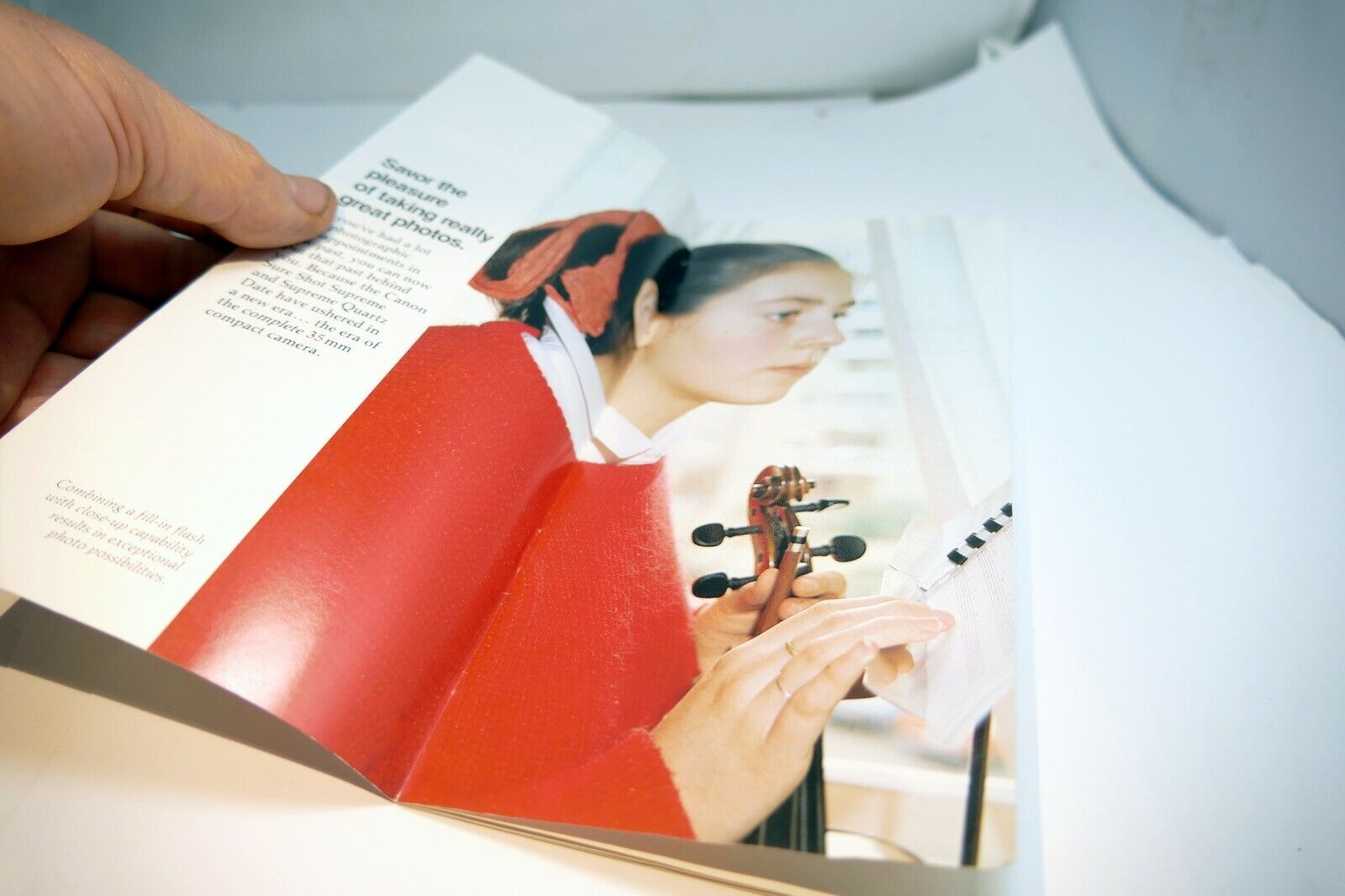 Canon Sure Shot Supreme camera Sales Brochure Guide English 1986