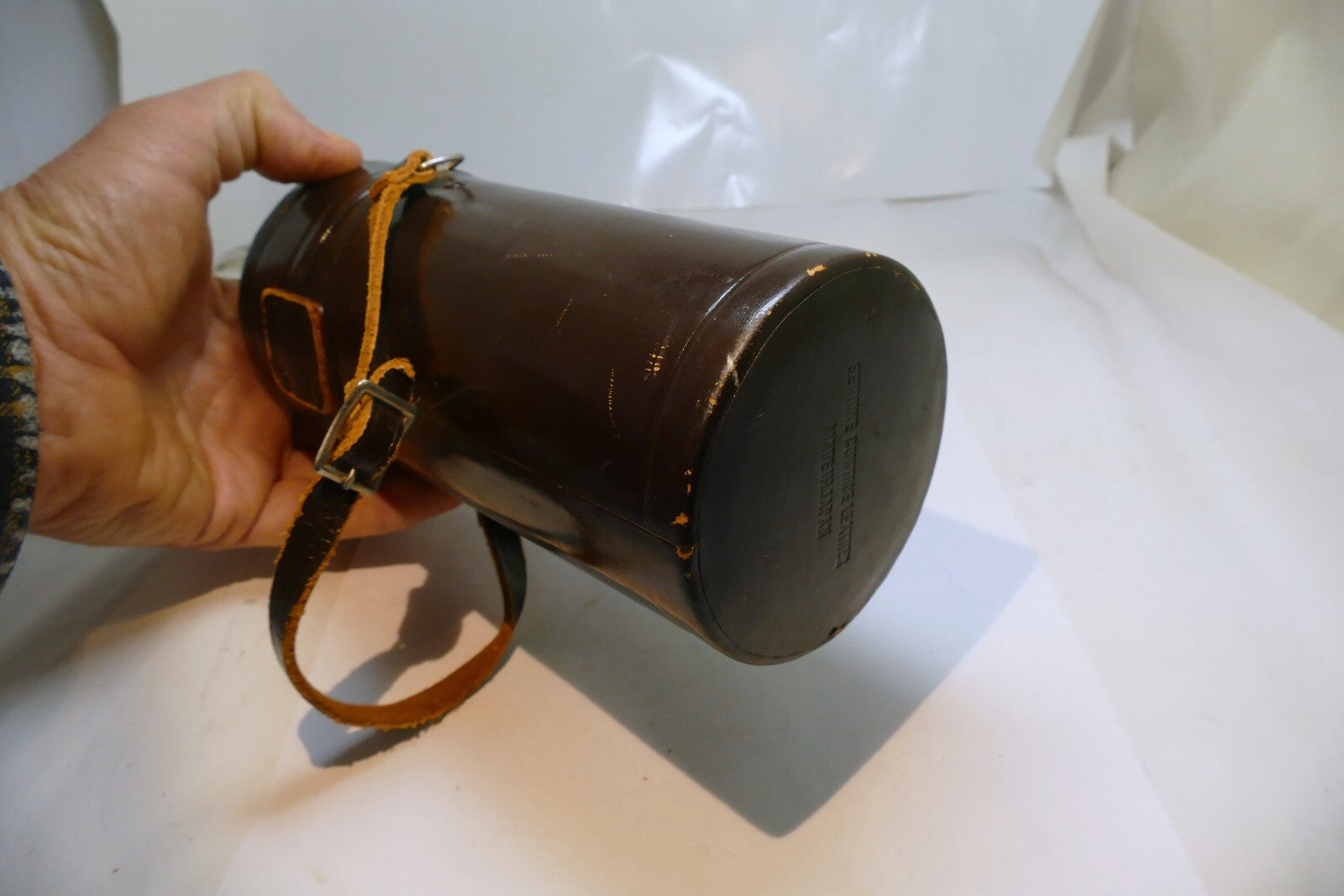 Hard Lens Case (for 200mm f4 lens) vintage leather brown 3.5X7"