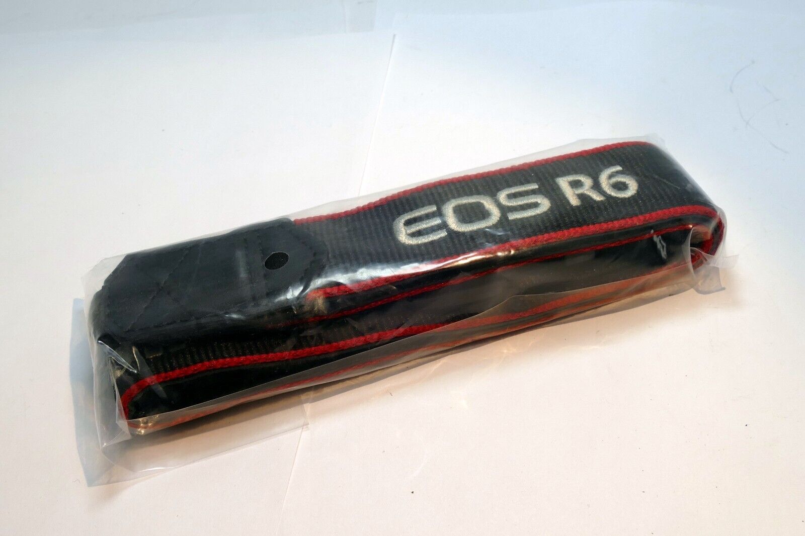 Canon EOS R6  mirrorless camera shoulder strap neck  3cm wide  - Genuine OEM NEW