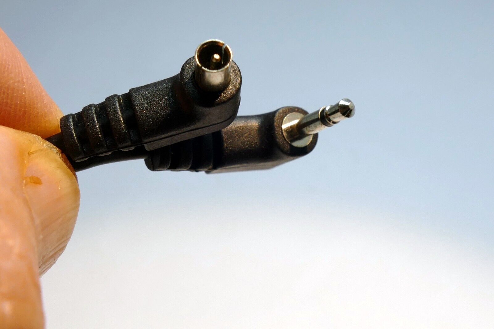 1 foot  Flash Strobe Extension Cord  PC Male to 2.5 mm  male phone camera