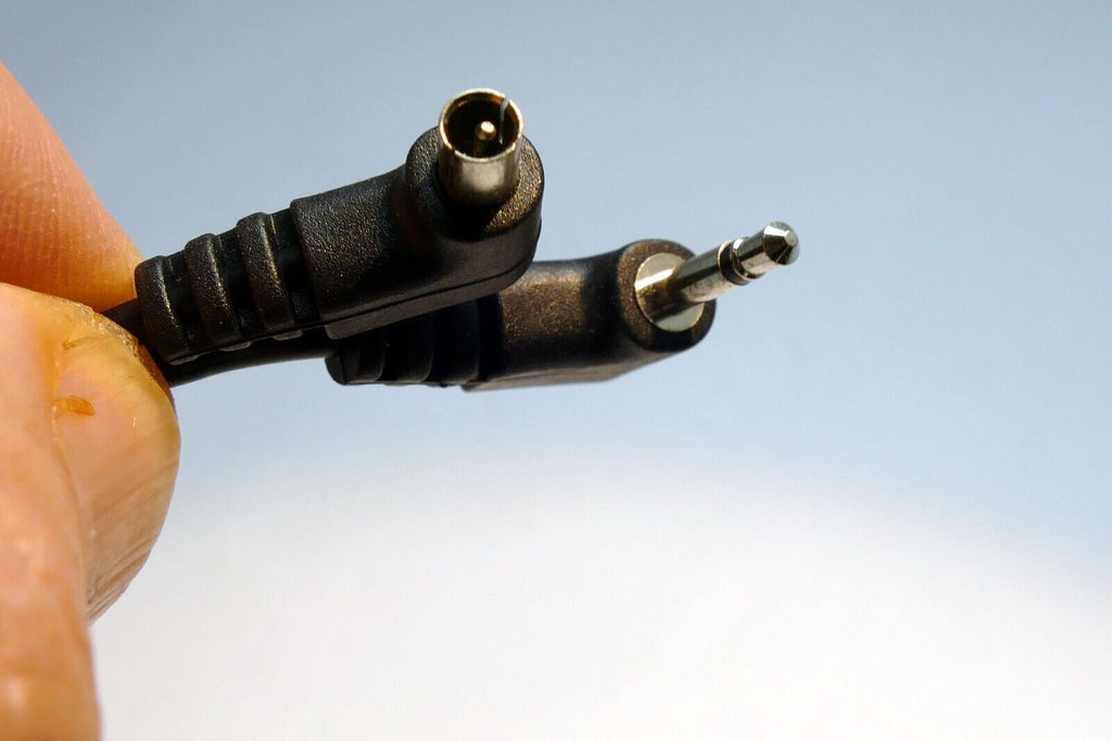 1 foot  Flash Strobe Extension Cord  PC Male to 2.5 mm  male phone camera