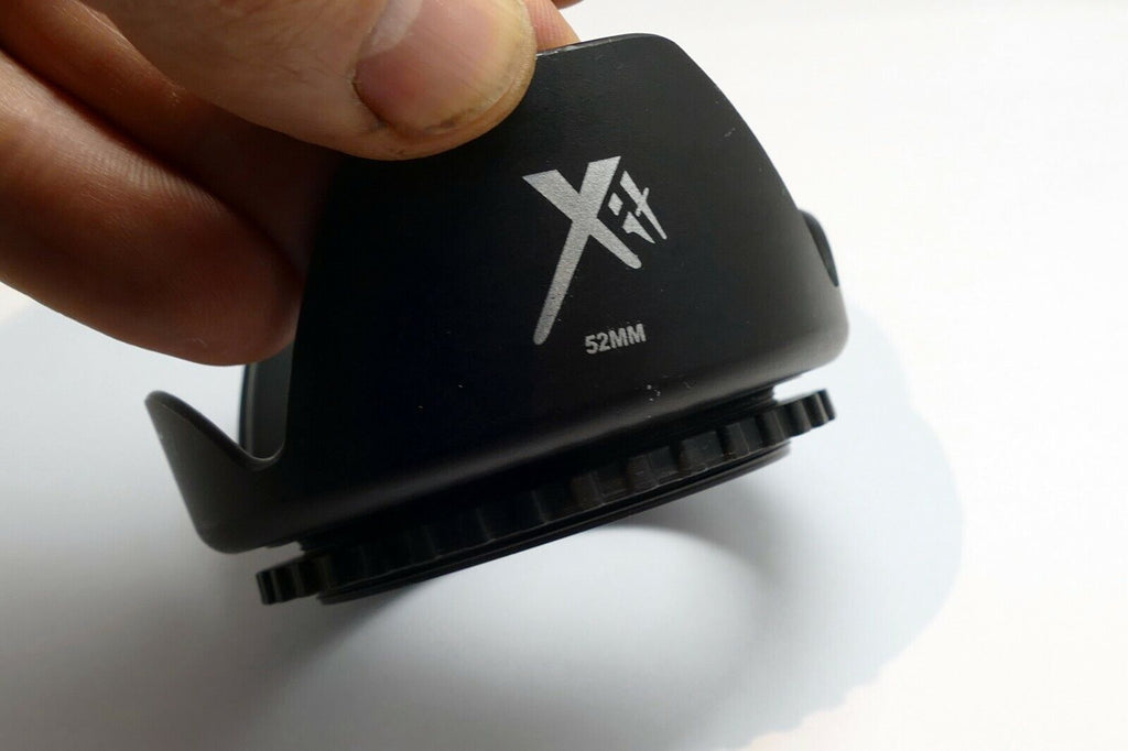 XIT 52mm Plastic Petal Lens Hood Shade screw in type