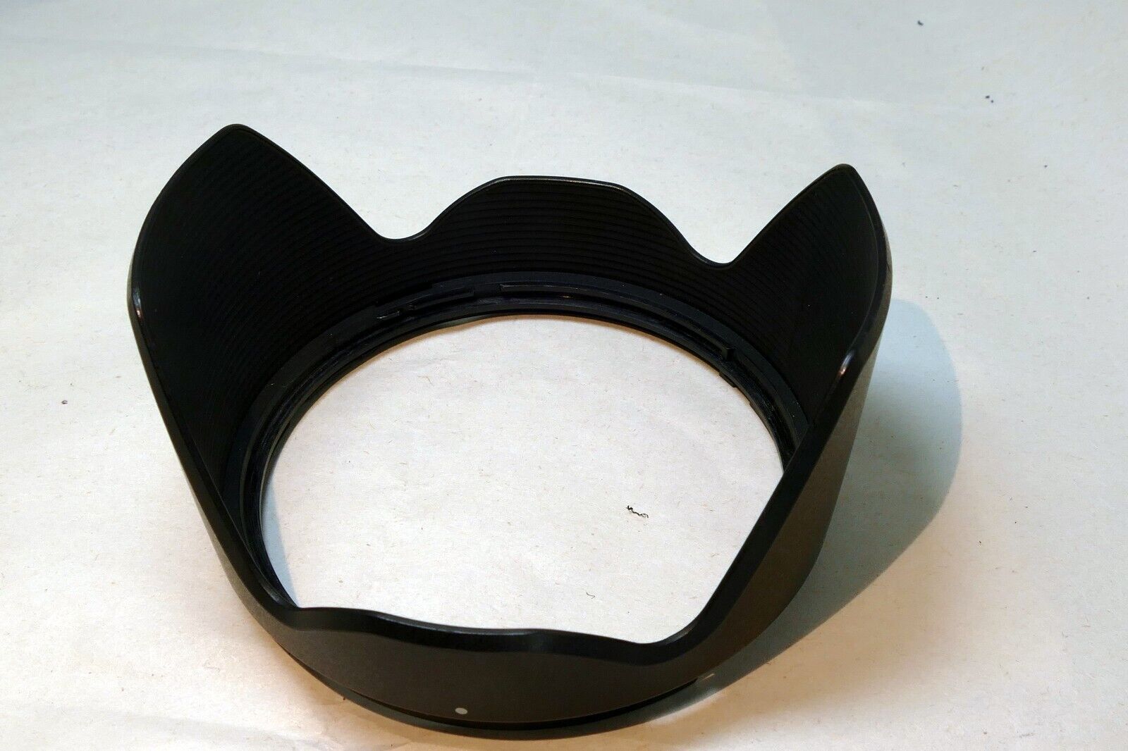 Tamron AB003 Lens Hood Shade For  AF 17-50mmf2.8 18-270mm VC (72mm) - Damaged
