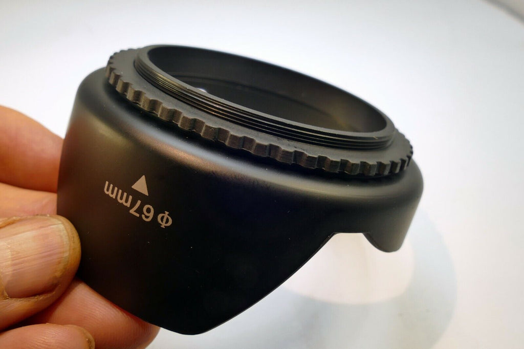 67mm Screw in Petal Lens Hood Shade for 18-200mm lens