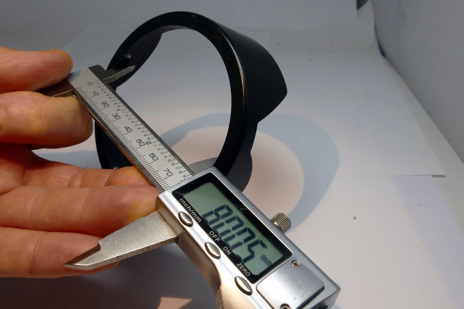 Lens hood Shade 80mm ID incomplete, missing ring