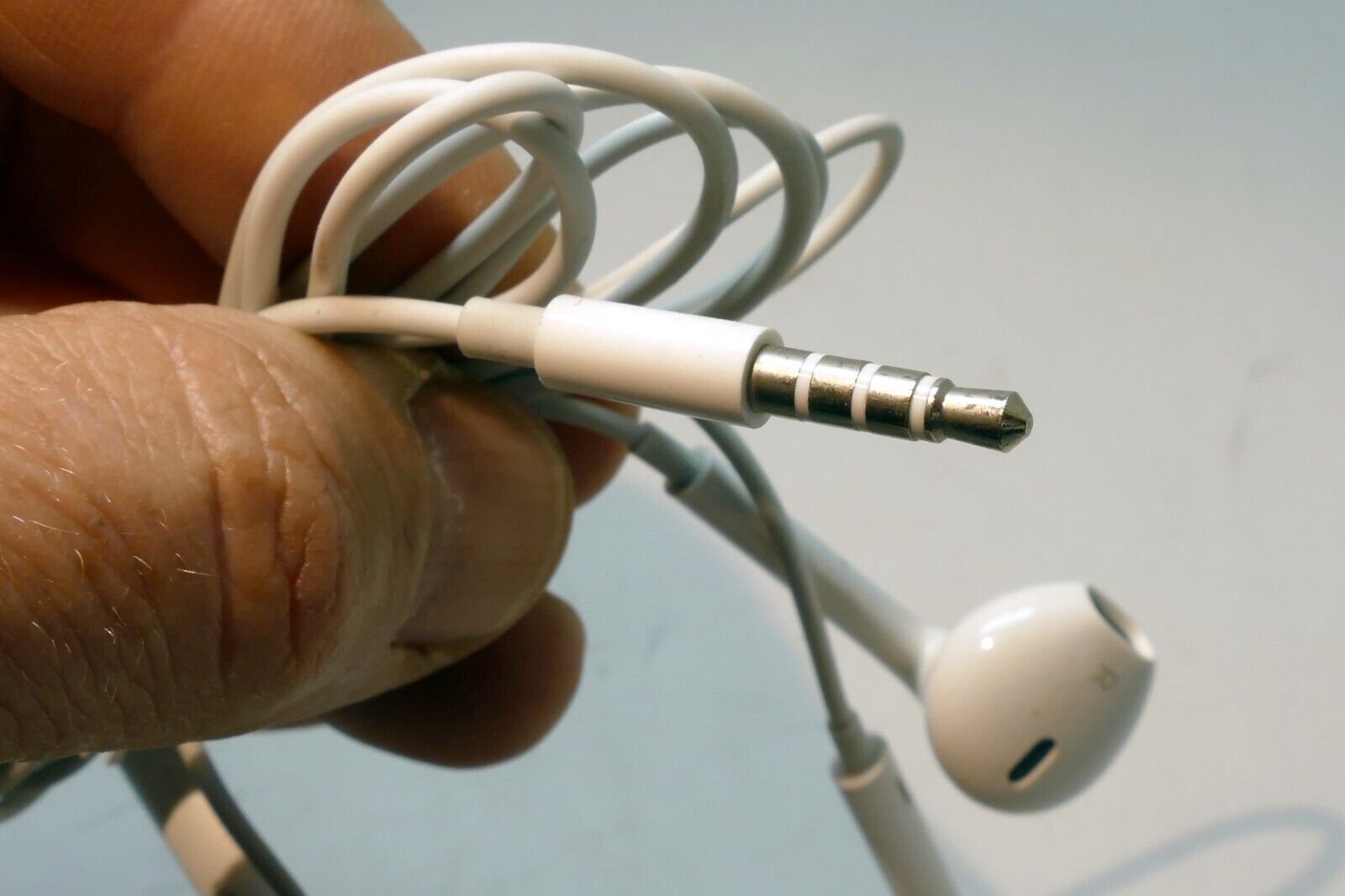 Apple EarPods 3.5mm Jack Headphones w/ Remote In Ear Buds - OEM
