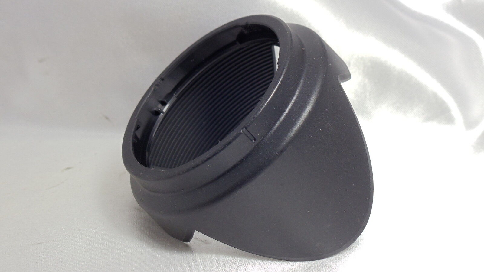 Plastic Camera Lens Hood 56.5mm inner diameter unknown brand  2117056