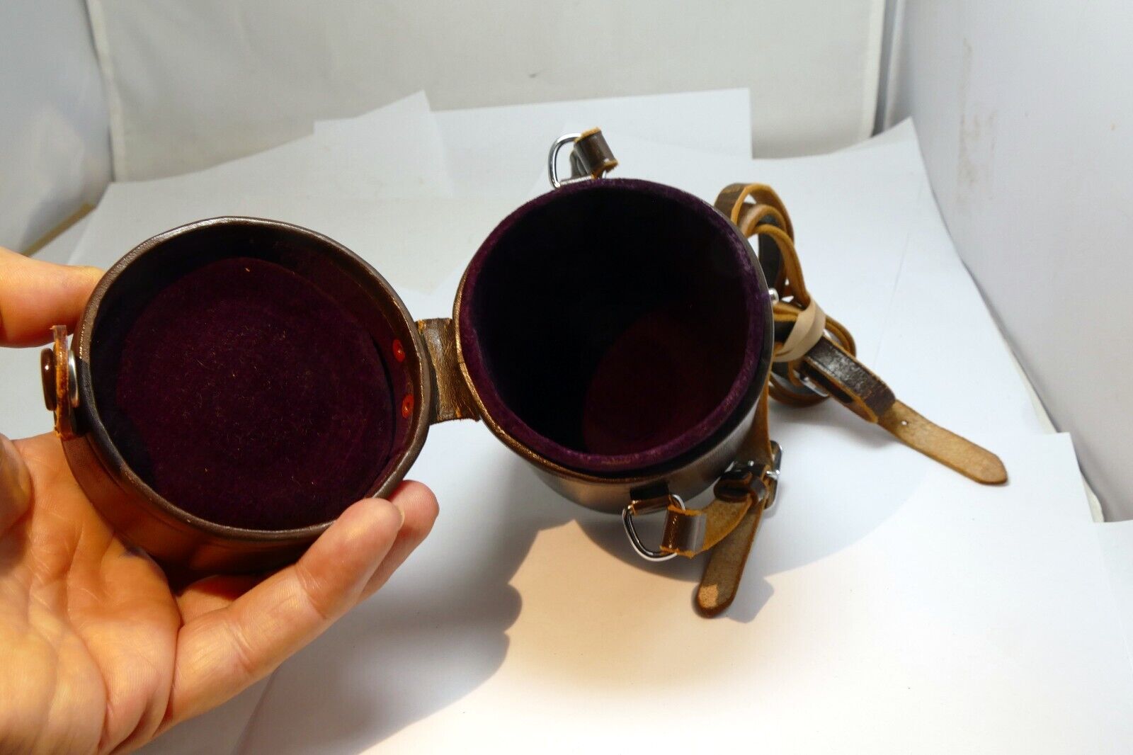 Nikon NIKKOR Lens Hard Case (for 85mm f1.8 Nikkor Ai-s f2 ) - - Genuine OEM