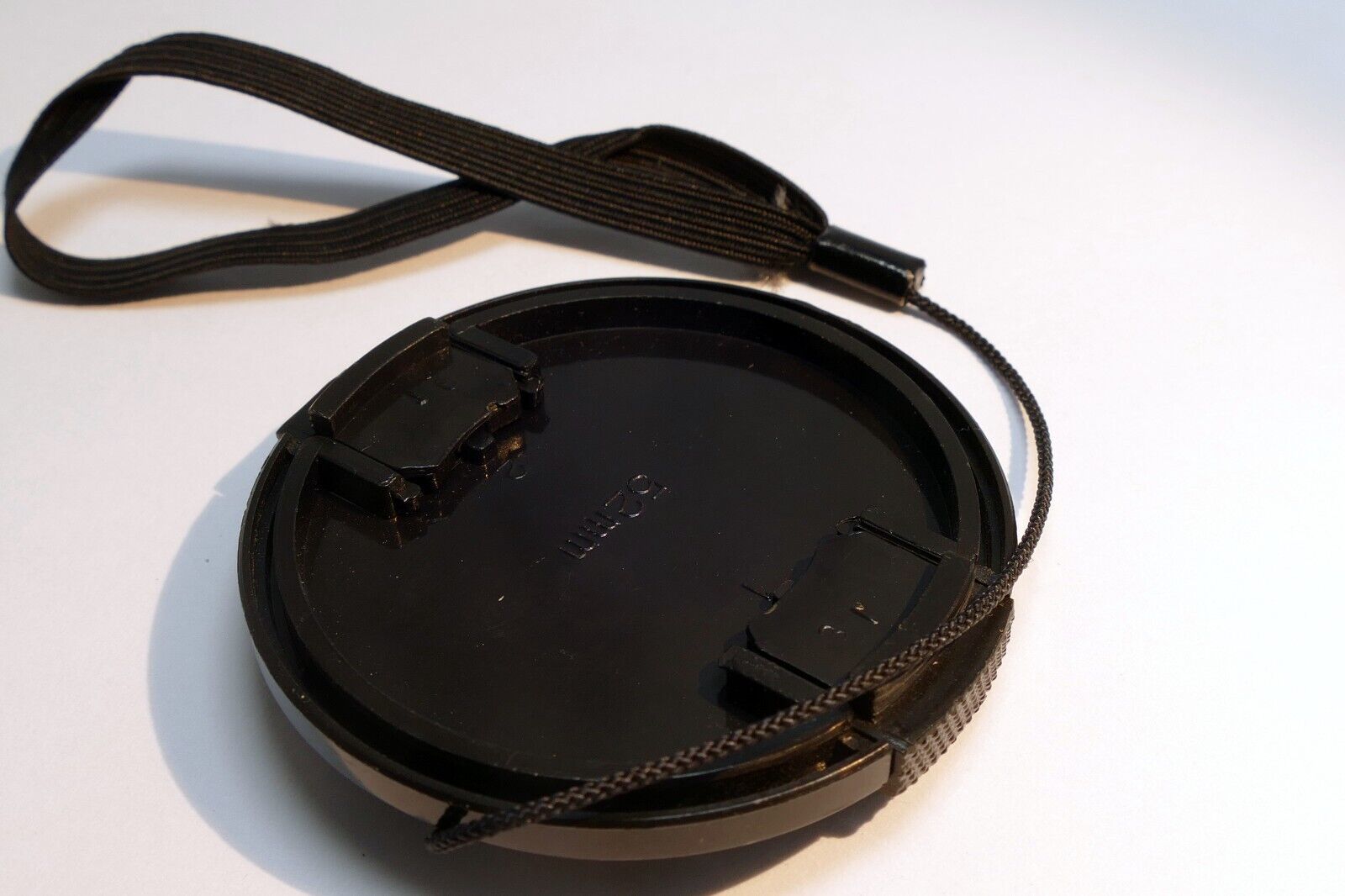 Beston 52mm snap on type Lens Front Cap w/ string for 80-205mm