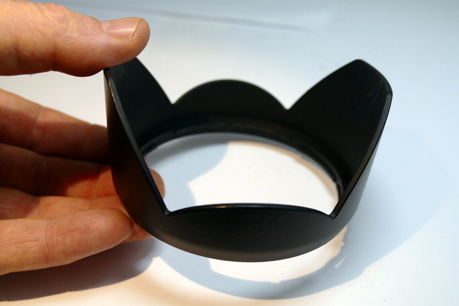 Bower Floral bayonet lens Hood Shade for 85mm T1.5 f1.4