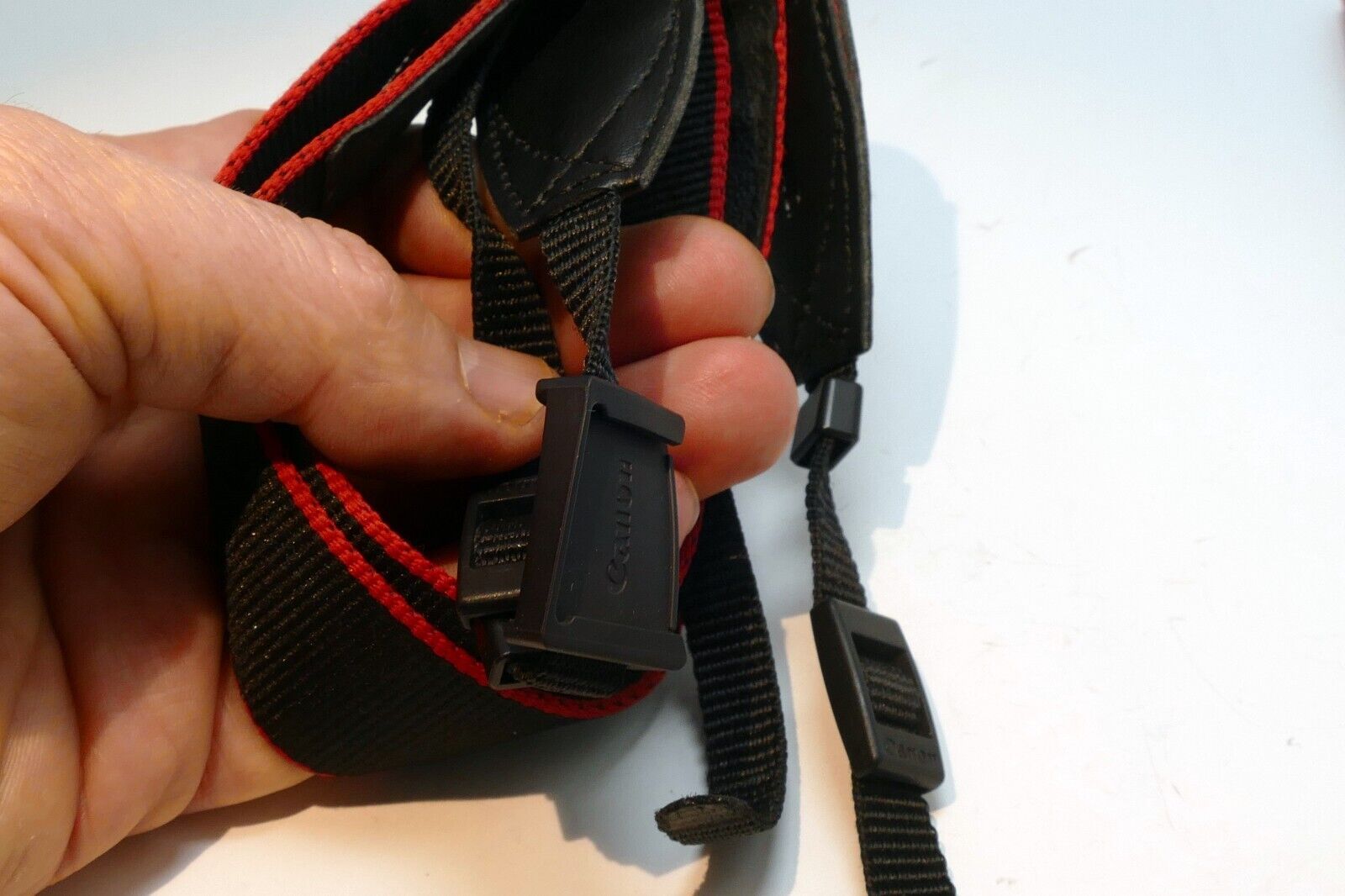 Canon EOS Digital Camera Neck Shoulder Strap Red - Black 3cm wide - Original