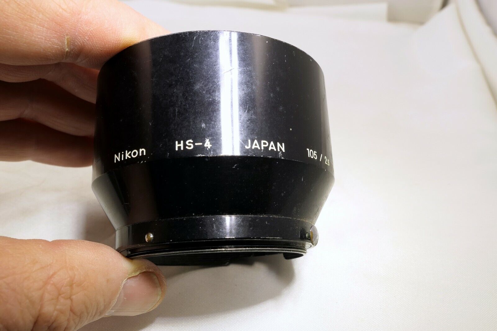 Nikon HS-4 Lens Hood 105mm f2.5 f4 Micro Nikkor Ai-s 52mm threads Genuine Shade