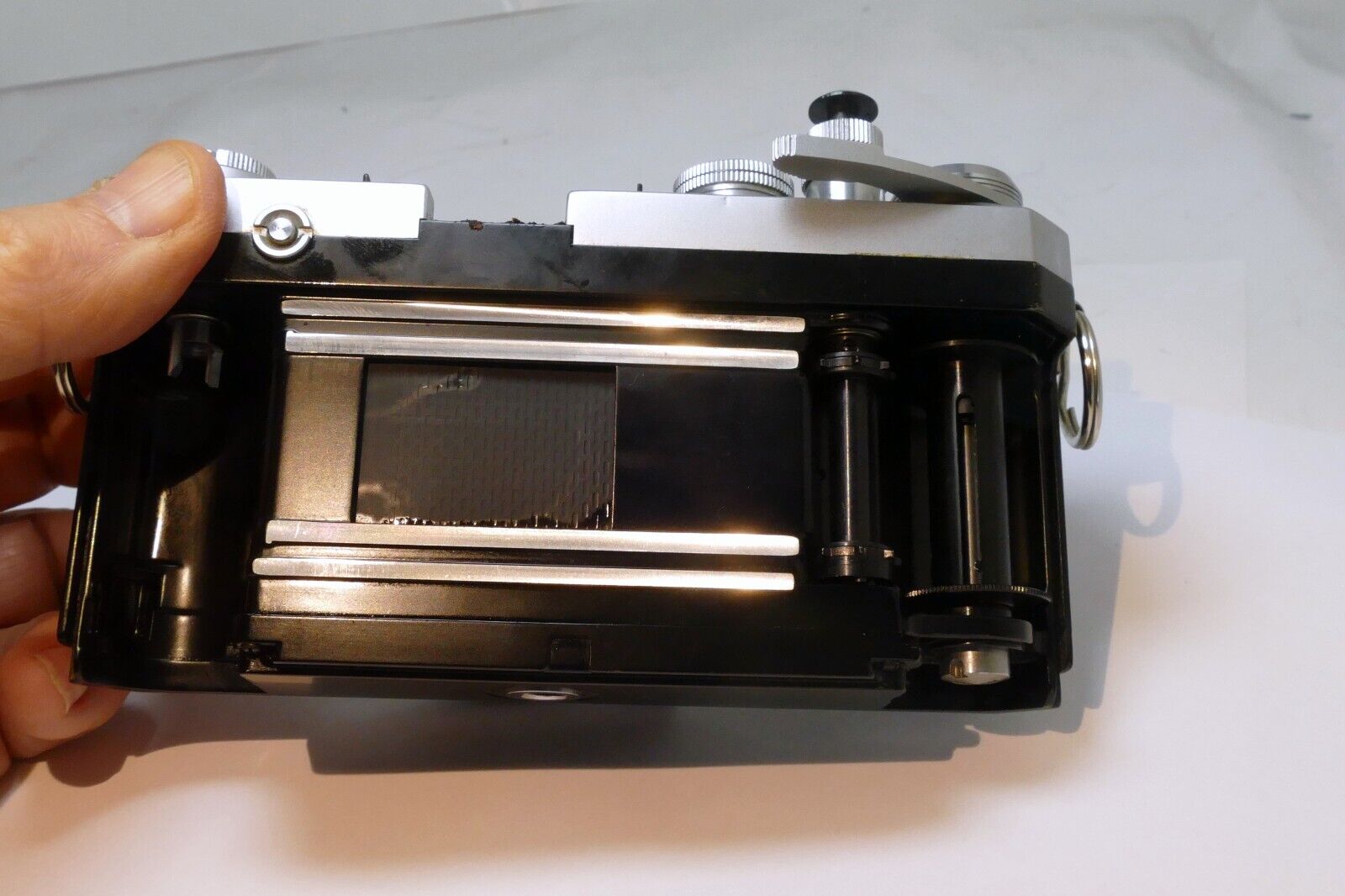 Nikon F 35mm film camera body only S# 7164692 - works good