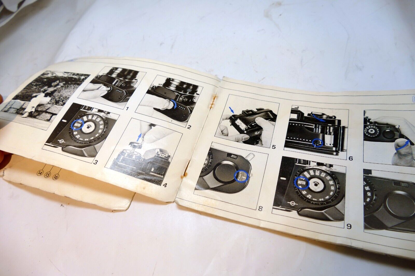 Chinon CE-4 35mm SLR Camera manual ILLUSTRATED GUIDE instructions  English EN