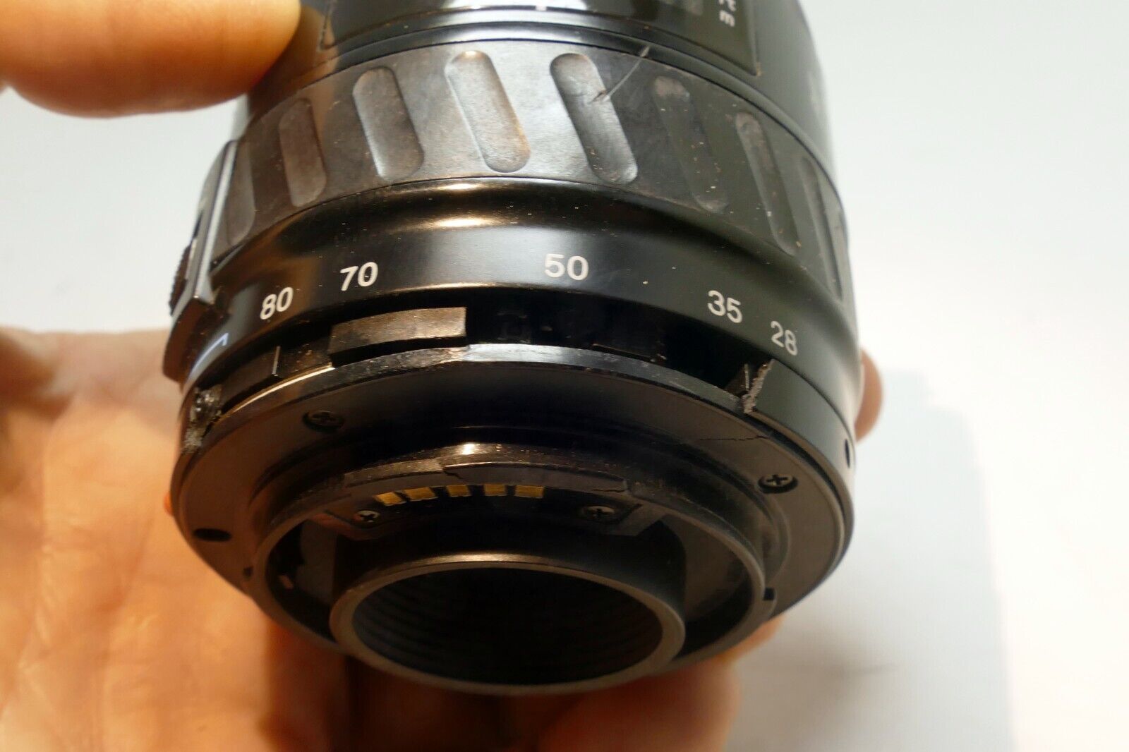 Minolta 28-80MM f/4-5.6 Macro AF Lens Maxxum - with broken mount - works
