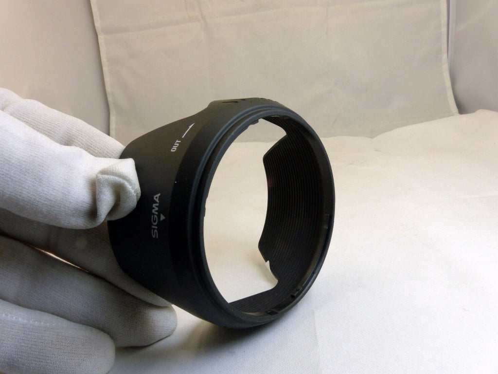 Sigma LH 680-01 for 18-200mm 24-70mm 18-125mm (62mm rim)  twist on type
