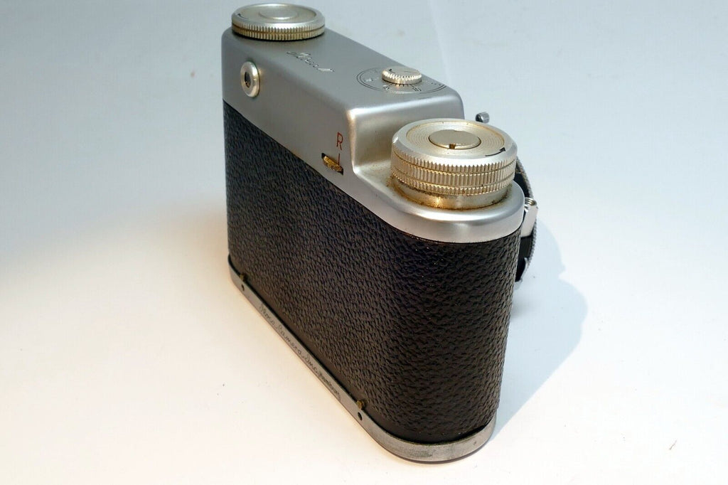 Iloca I Rangefinder Camera with V JLitar f3.5 4.5cm lens Prontor S Shutter  1940