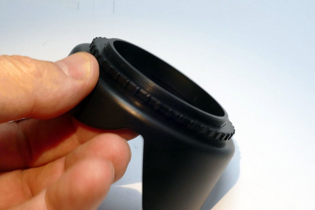 62mm  Lens hood shade plastic Tulip petal shaped  threaded screw in