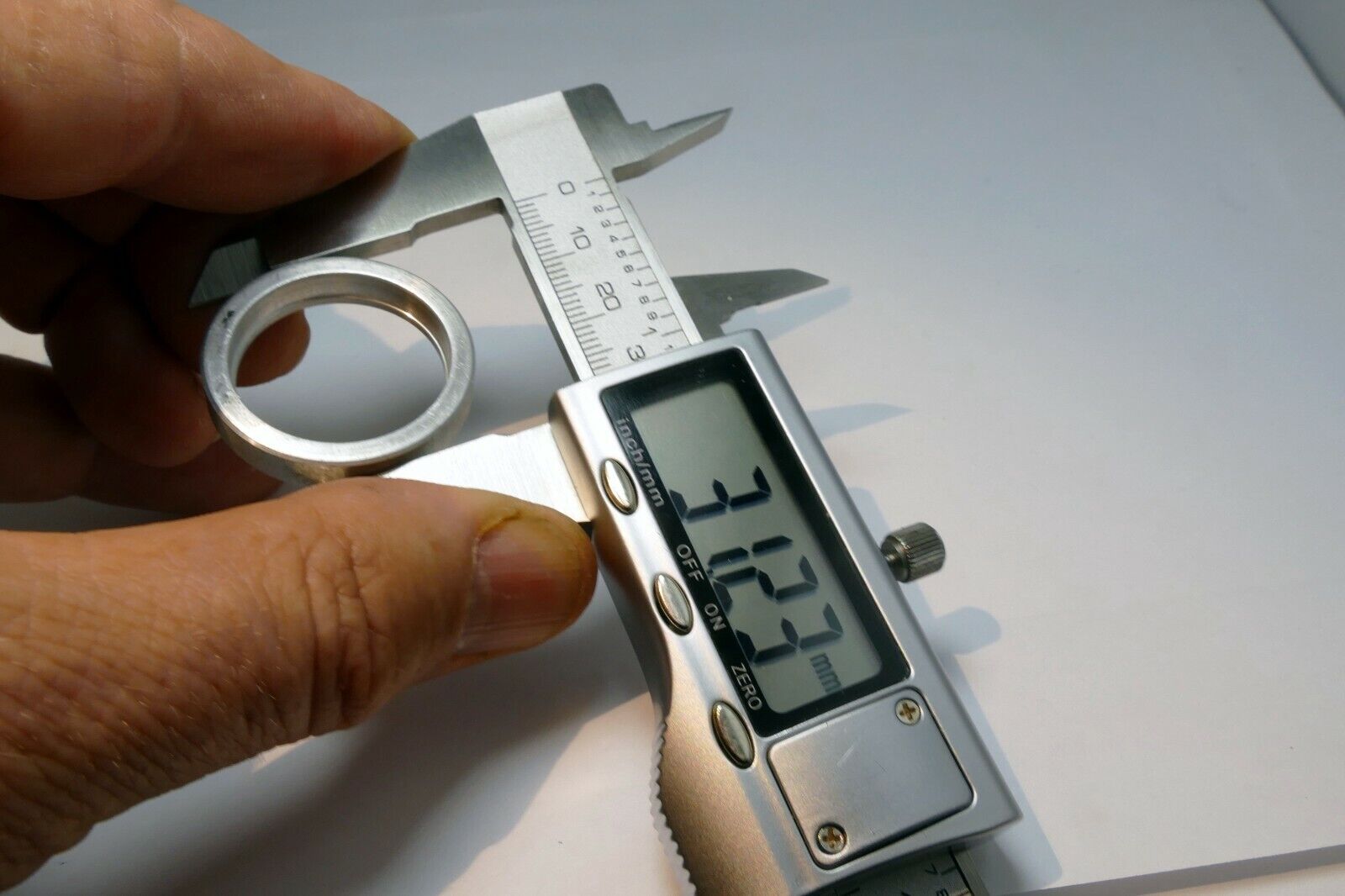 24mm ID  ring for lens smooth without any threads 32mm OD