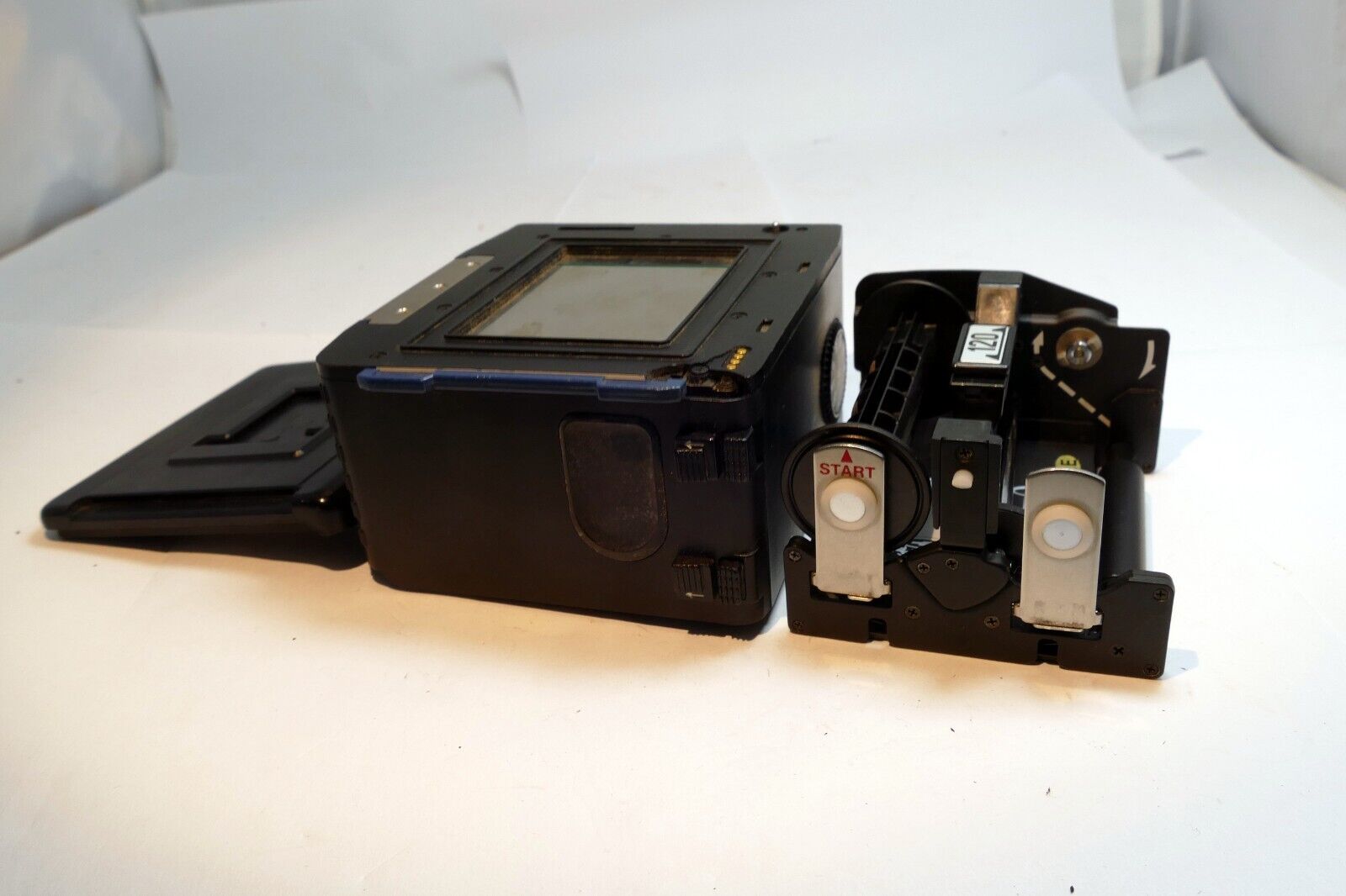 Mamiya 645 Pro / Super / TL Camera Late 120 Film Back Blue Tab AS IS