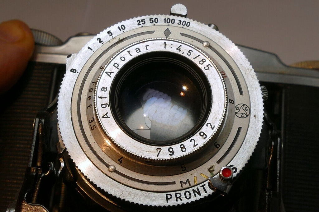 Agfa-Ansco Speedex Special Folding Camera With 85mm f/4.5 Apotar Lens 4X5 medium