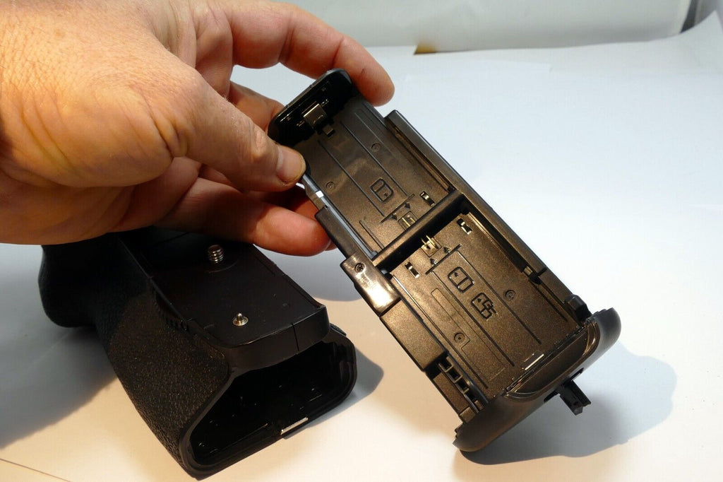 Vivitar PG-5DM IV Battery Grip for Canon EOS 5D Mark IV DSLR Camera BG-E20
