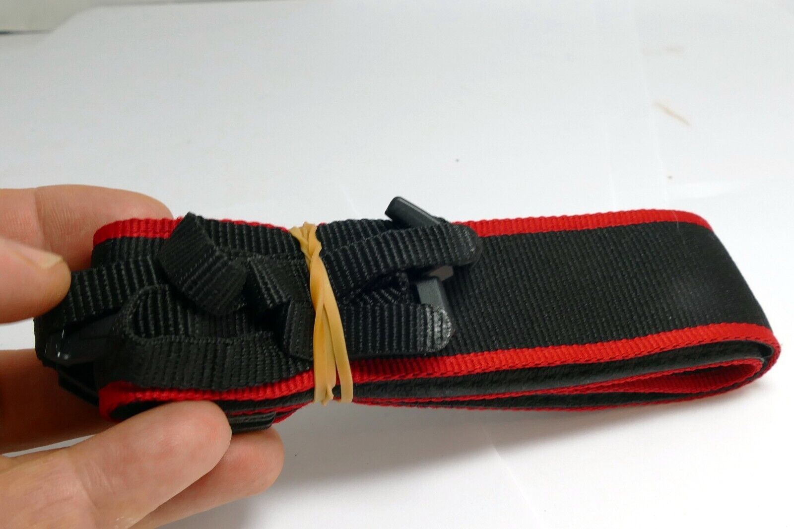 Canon EOS 6D Digital Camera Neck Shoulder Strap Black-Red - Genuine MINT