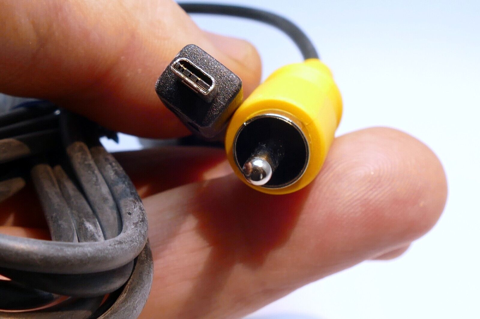 Panasonic AV Data Transfer to RCA Video Cable Cord 4 feet long FZ1000