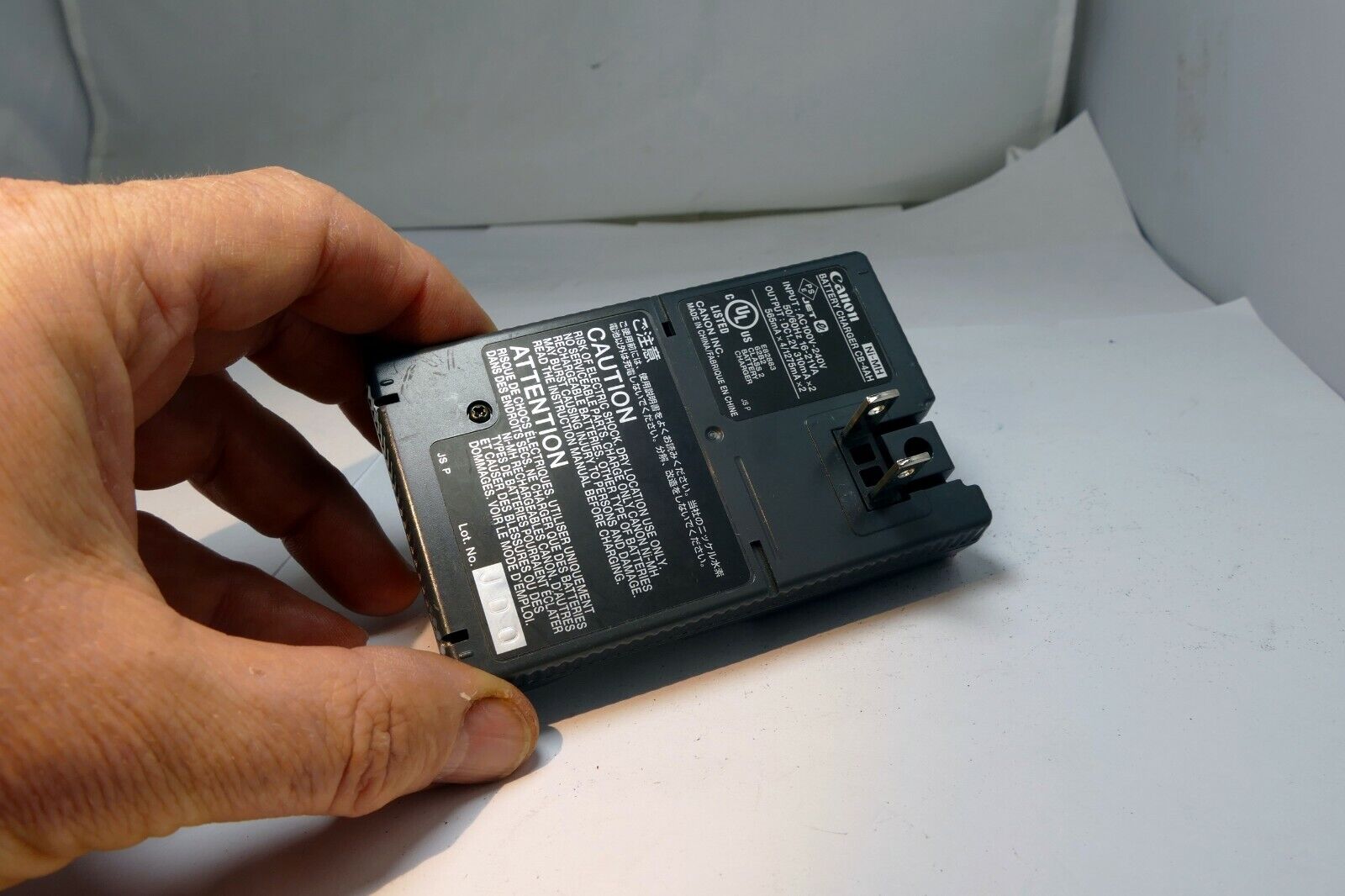 Genuine Original Canon CB-4AH Ni-MH AA Quick Battery Charger 100-240V