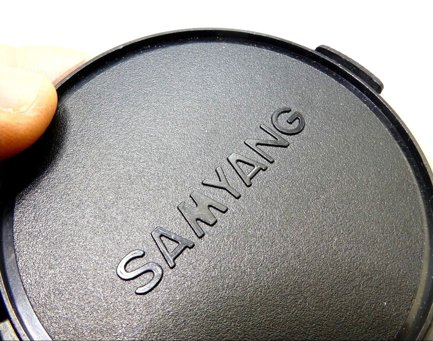 Samyang 72mm Lens Front Cap snap on type 18-28mm