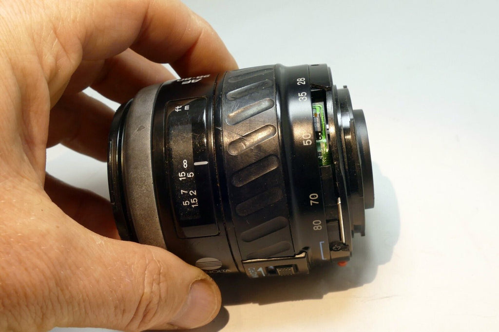 Minolta 28-80MM f/4-5.6 Macro AF Lens Maxxum - with broken mount - works