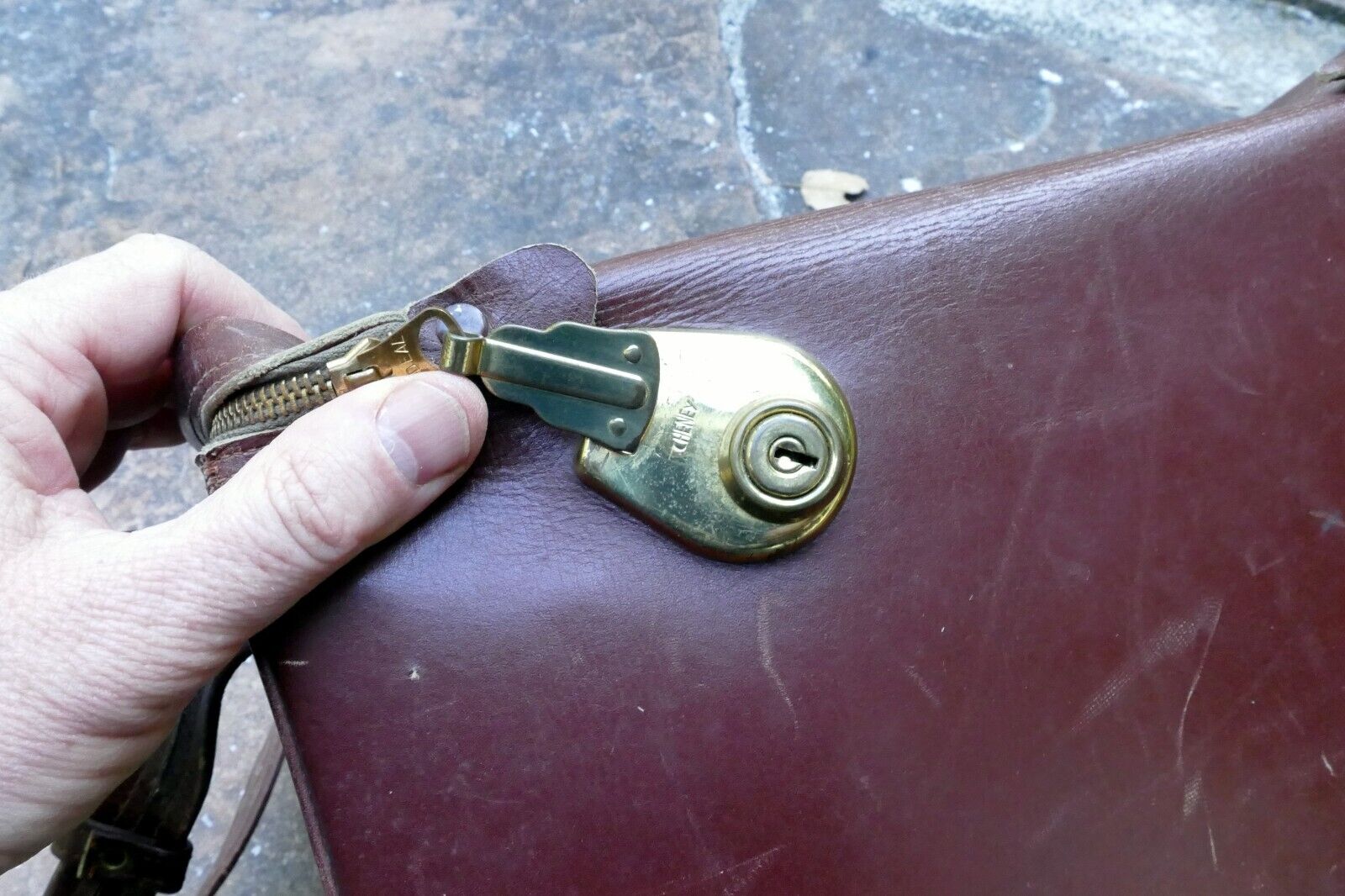 Cheney Genuine Leather Hard Case Camera antique messenger bag made in England