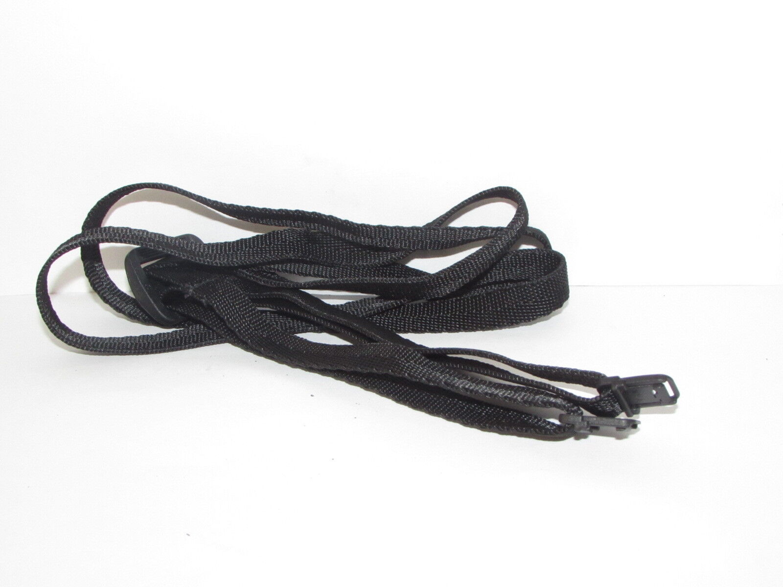 incomplete Camera neck Strap YKK fastening missing B10914