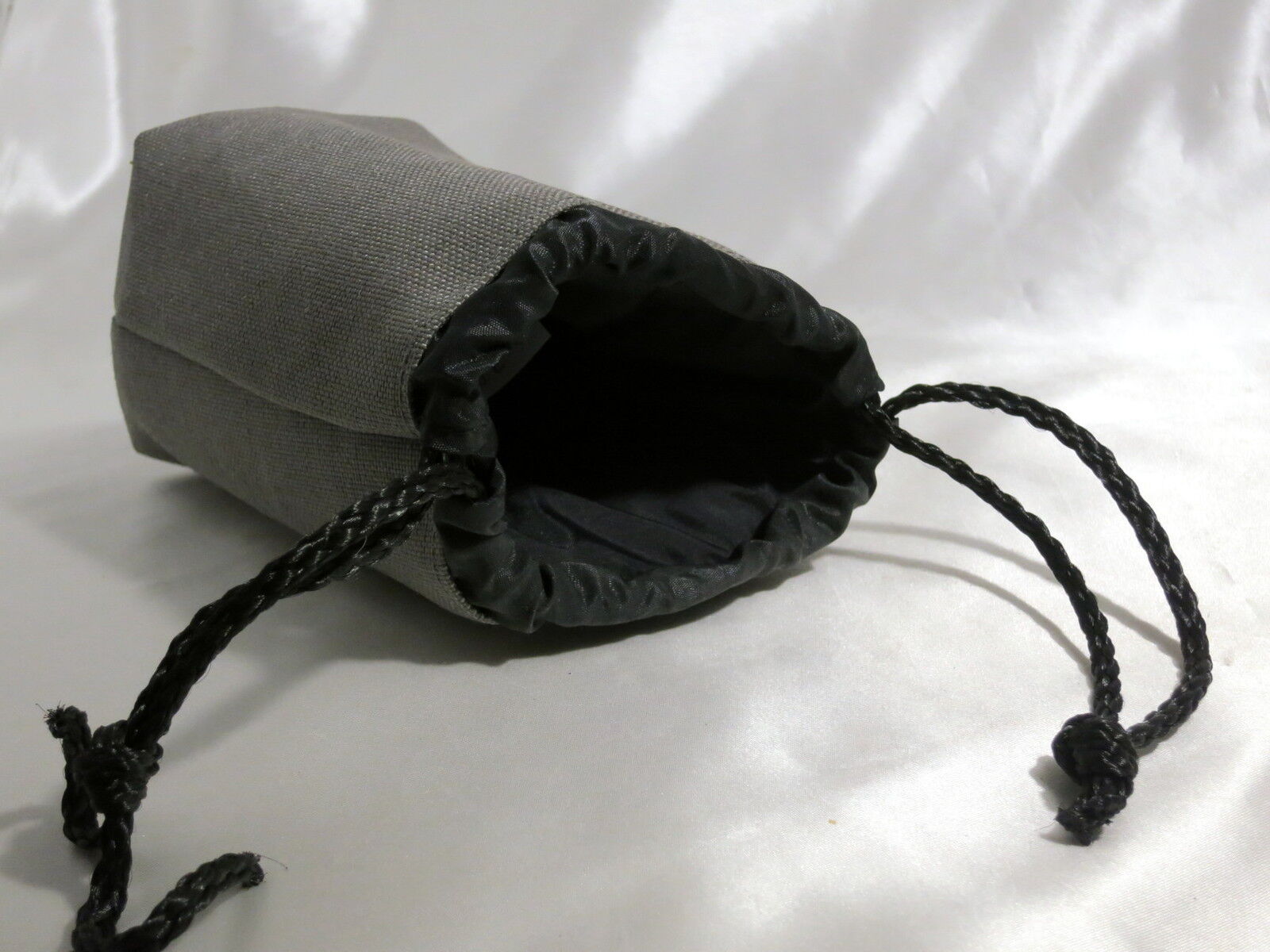 Soft Gray Fabric Lens protective Case Pouch h5.5"x w2.5" R.O.C. - Taiwan 9104039