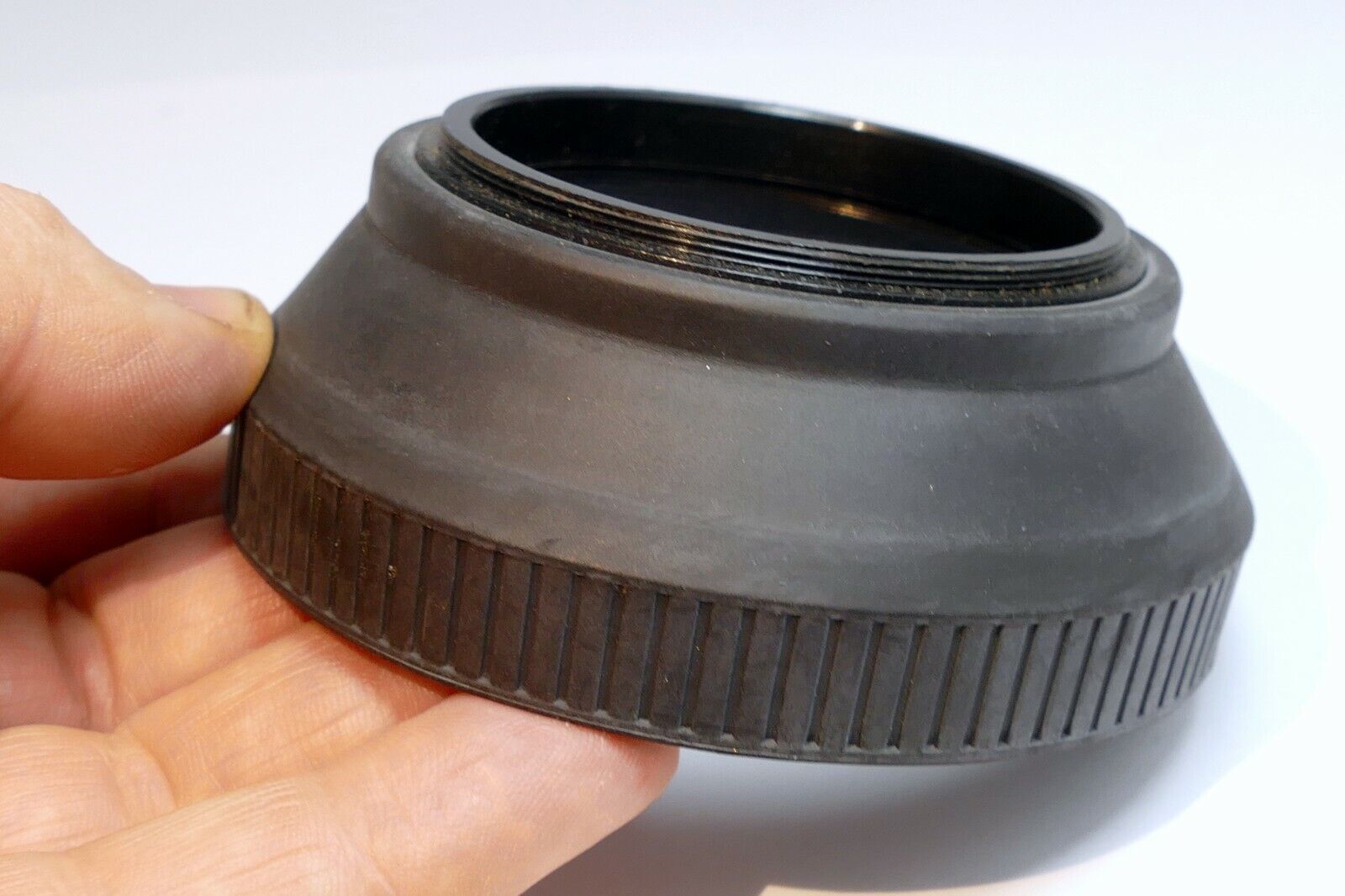 62mm rubber Lens Hood Shade screw in for 70-210mm f3.5 series 1