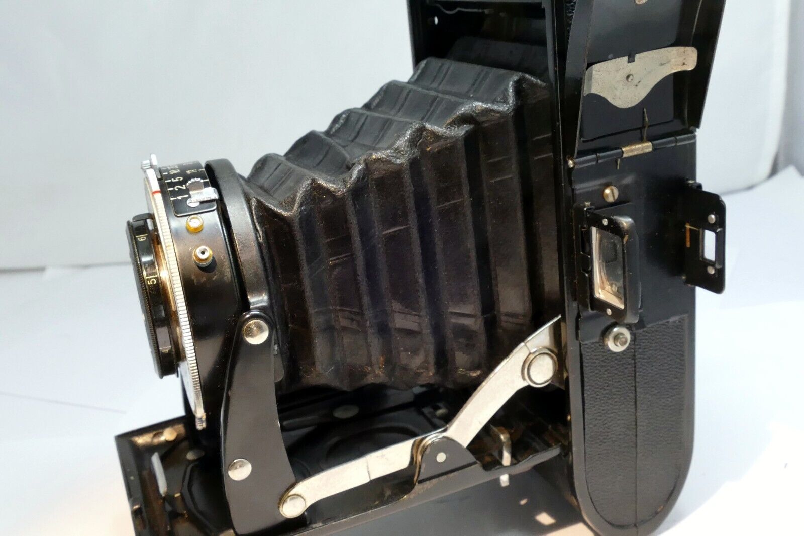 Voigtlander Bessa 6x9 Folding Medium Format Camera with 11cm f4.5 Lens - vintage