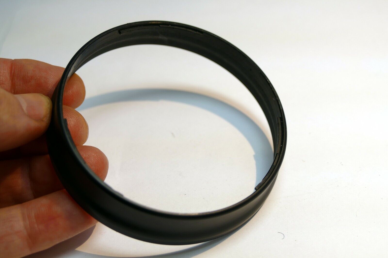 76.5mm ID plastic Lens Hood unknown brand  twist on type wide angle