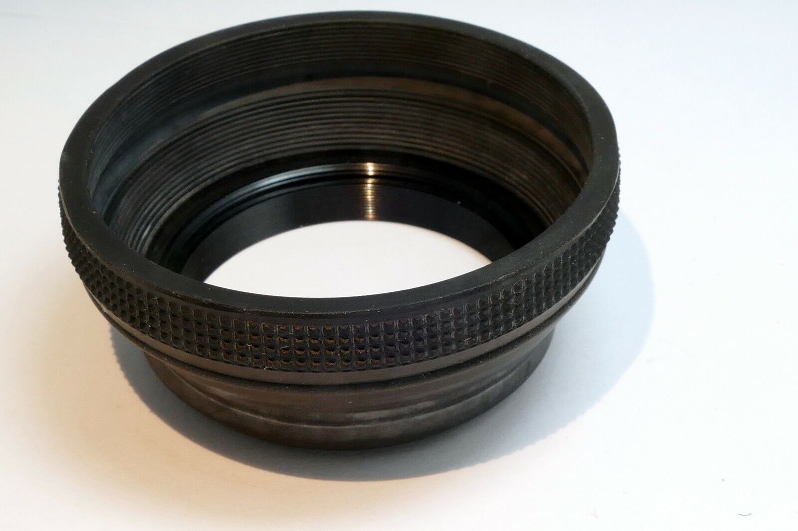 52mm Rubber Lens Hood Shade threaded for 50mm f1.8 lenses